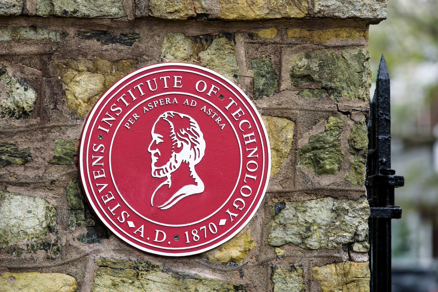 Stevens Institute of Technology Speeds Installs and Reduces Support Tickets with DTEN